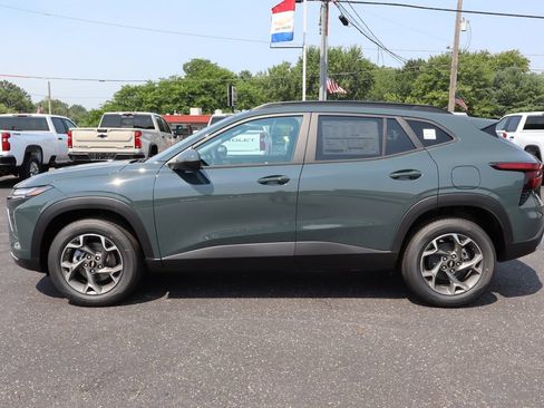 New 2026 Chevrolet Trax LT w/ LT Convenience Package FWD image 32