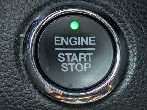 Used 2020 Ford Expedition XLT w/ Equipment Group 202A AWD/4WD image 28