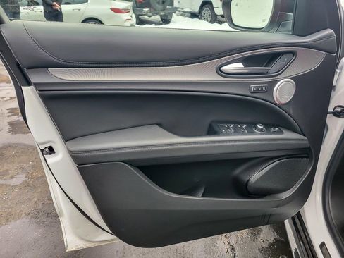Used 2024 Alfa Romeo Stelvio Veloce image 18