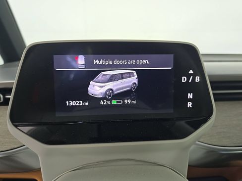 Used 2025 Volkswagen ID. Buzz Pro S Plus RWD image 4