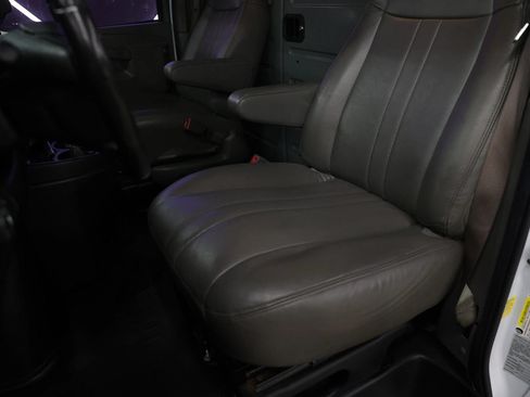 Used 2020 Chevrolet Express 2500 w/ Communications Package RWD image 14