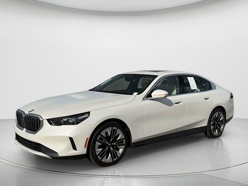 Certified 2026 BMW 530i w/ Premium Package image 1