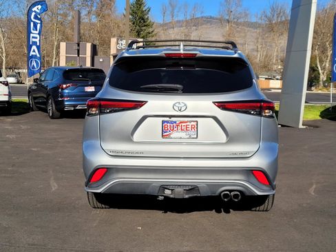 Used 2022 Toyota Highlander XSE image 6