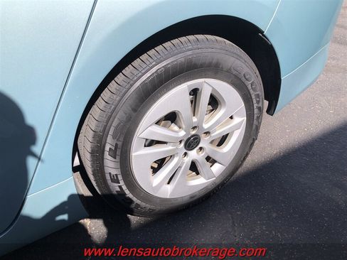 Used 2016 Toyota Prius Two FWD image 23