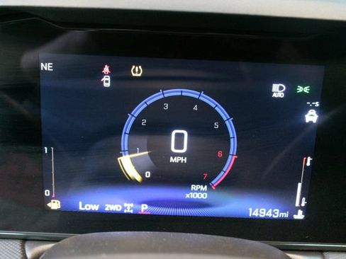 Used 2025 Chevrolet TrailBlazer RS AWD/4WD image 23