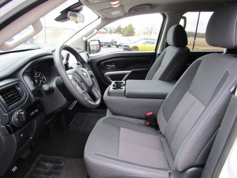 Used 2022 Nissan Titan SV w/ Accessory Utility Package image 14