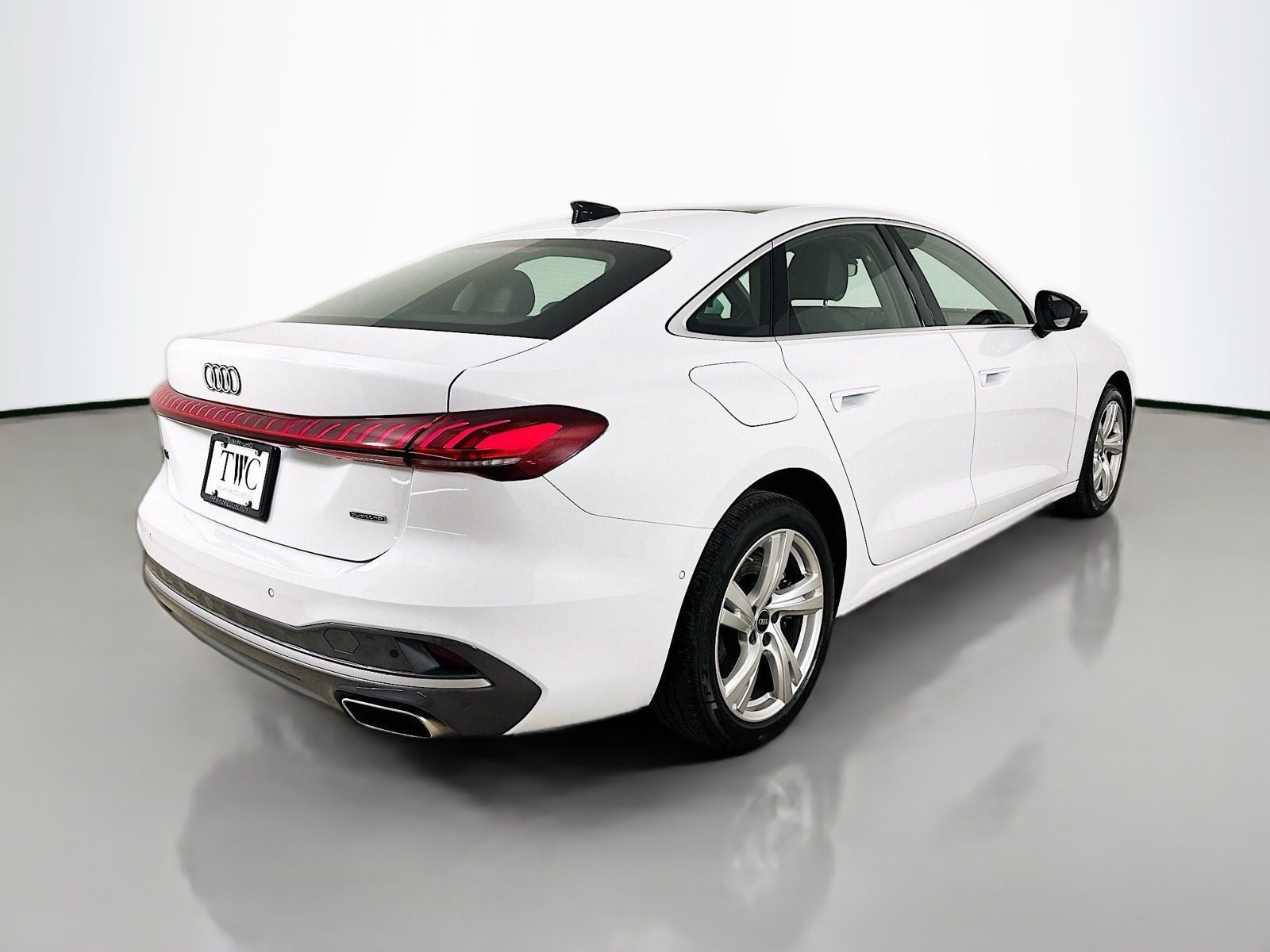 Used 2025 Audi A5 Premium w/ Convenience Package AWD/4WD image 5