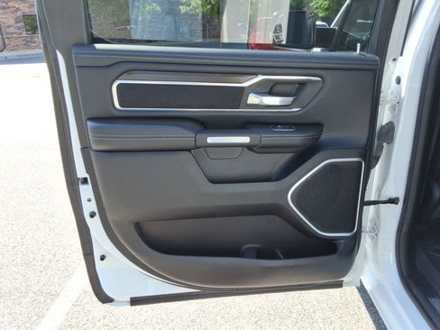 Used 2022 RAM 1500 Laramie AWD/4WD image 17