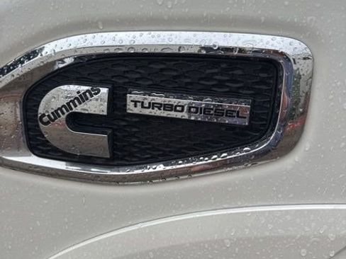 Used 2019 Nissan Titan PRO-4X w/ Pro-4x Convenience Package image 5