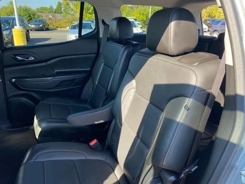 Certified 2023 GMC Acadia SLT image 18
