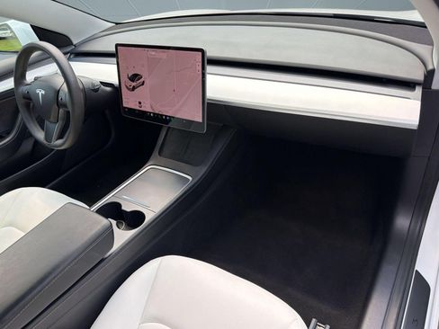 Used 2021 Tesla Model 3 Standard Range Plus RWD image 30