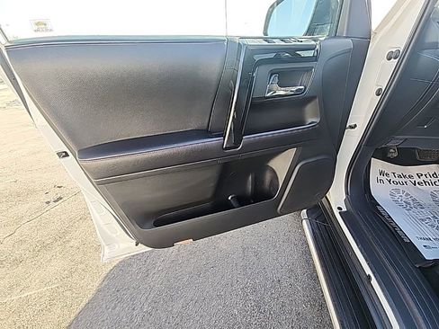 Used 2018 Toyota 4Runner TRD Off-Road Premium image 12