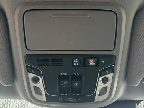 Used 2022 Honda Pilot Elite image 37