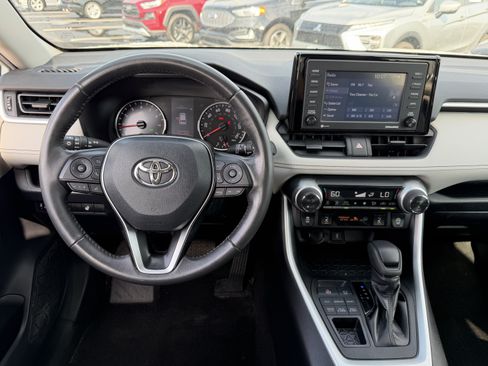Used 2020 Toyota RAV4 XLE AWD/4WD image 15