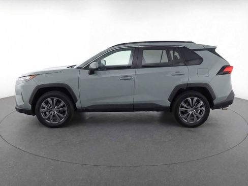 Used 2023 Toyota RAV4 XLE Premium image 11