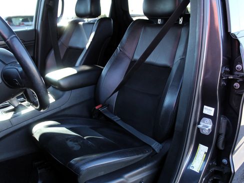 Used 2018 Jeep Grand Cherokee Altitude image 13