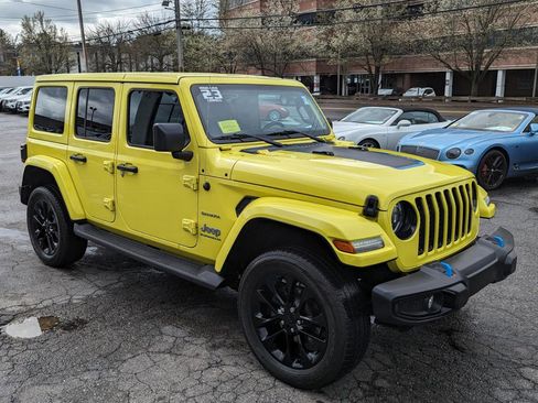 Used 2023 Jeep Wrangler Unlimited Sahara w/ Cold Weather Group AWD/4WD image 5