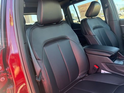 New 2026 Jeep Grand Cherokee Limited w/ Limited Altitude Package AWD/4WD image 26