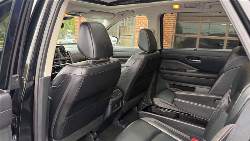 Used 2023 Nissan Pathfinder 4WD SL w/ SL Premium Package image 19