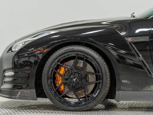 Used 2012 Nissan GT-R Premium AWD/4WD image 9