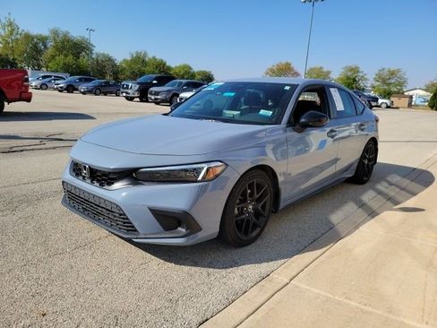 Used 2024 Honda Civic Sport image 2