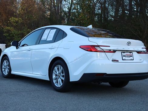 Used 2025 Toyota Camry LE image 15
