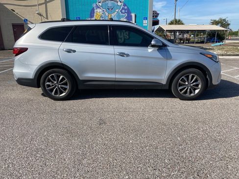 Used 2019 Hyundai Santa Fe XL SE w/ SE Premium Package 02 image 2