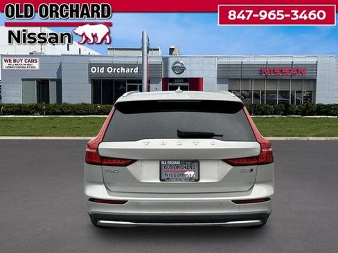 Used 2025 Volvo V60 B5 Cross Country Plus AWD/4WD image 7