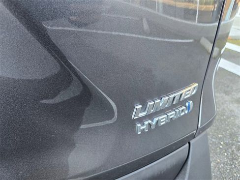 Used 2022 Toyota RAV4 Limited image 14