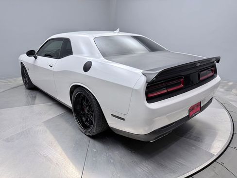 Used 2016 Dodge Challenger SRT w/ Technology Group image 7