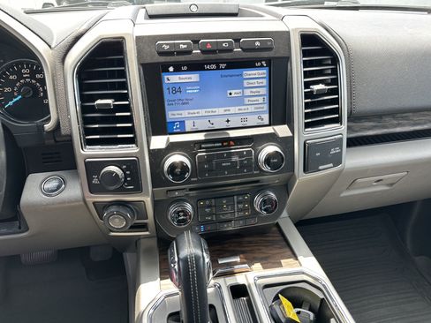 Used 2018 Ford F150 Lariat w/ Equipment Group 502A Luxury AWD/4WD image 22