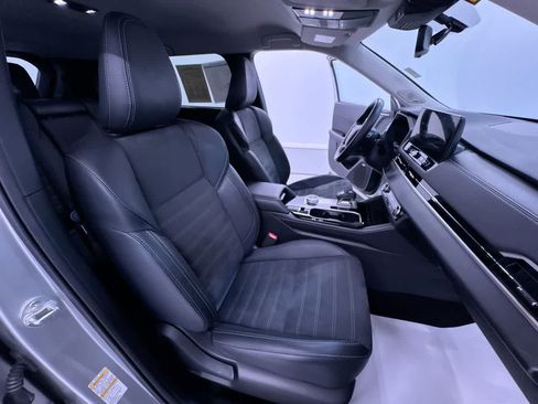 Used 2025 Mitsubishi Outlander SE FWD image 36