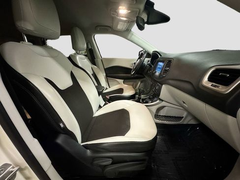 Used 2021 Jeep Compass Latitude w/ Driver Assistance Group image 30