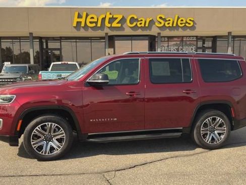 Used 2025 Jeep Wagoneer 4WD image 5