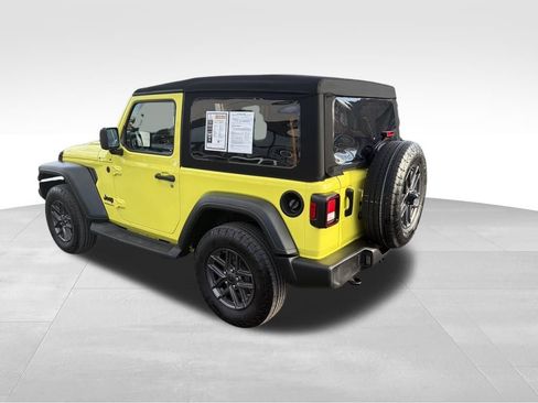 Used 2024 Jeep Wrangler Sport S image 9