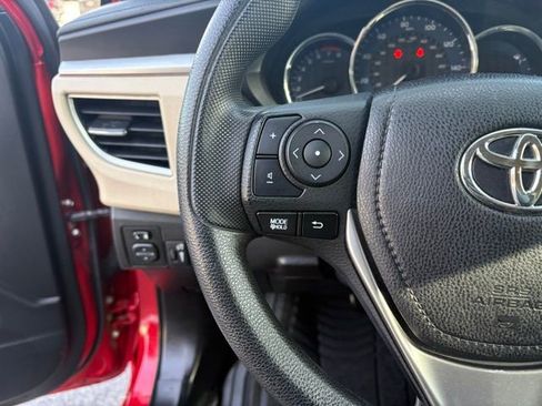 Used 2015 Toyota Corolla LE image 30
