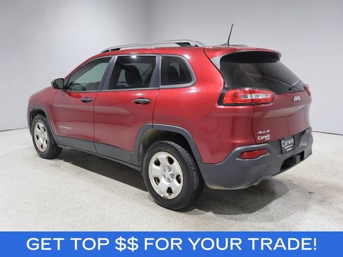 Used 2017 Jeep Cherokee Sport AWD/4WD image 4