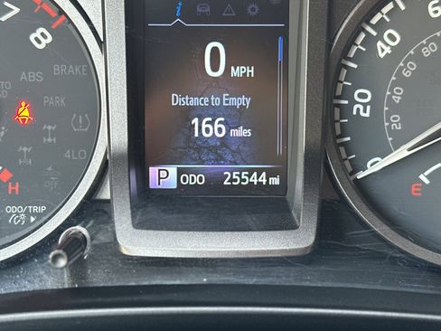 Used 2023 Toyota Tacoma TRD Off-Road image 33