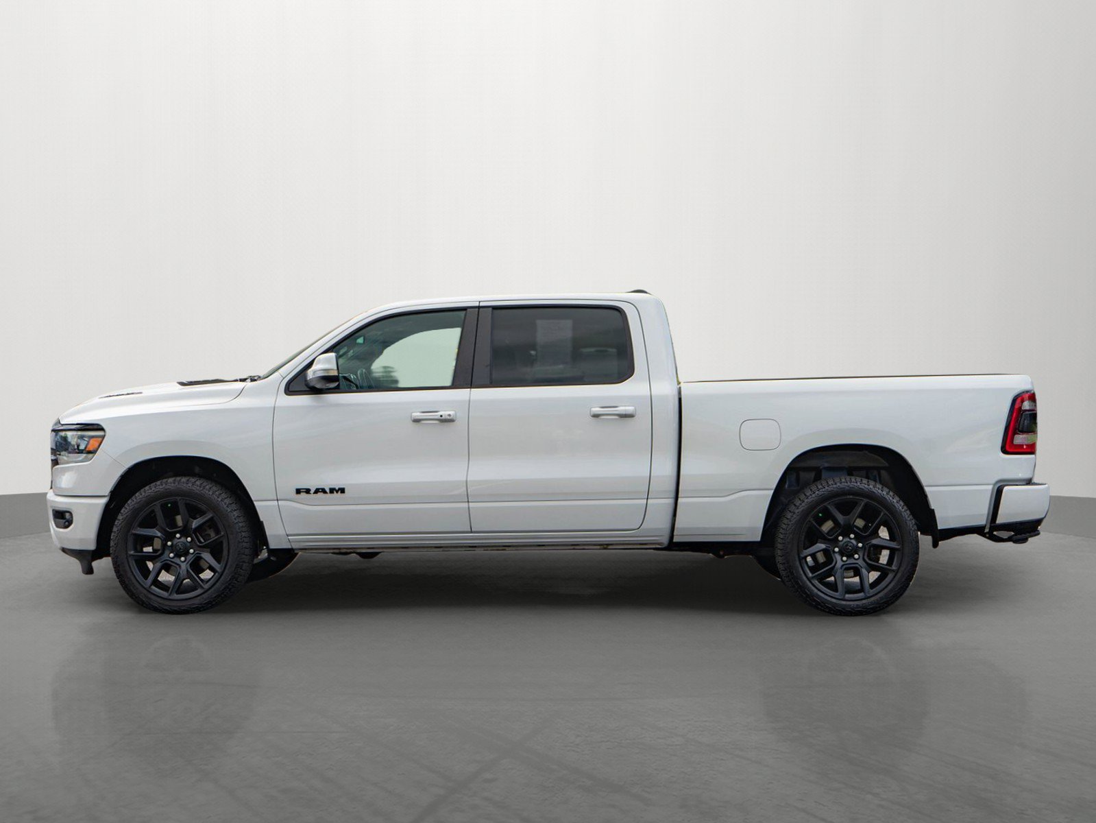 Used 2020 RAM 1500 Sport w/ Leather & Sound Group AWD/4WD image 4