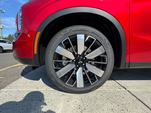 New 2025 Mitsubishi Outlander SE AWD/4WD image 6
