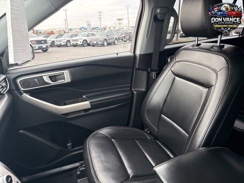 Used 2023 Ford Explorer XLT w/ Equipment Group 202A AWD/4WD image 21