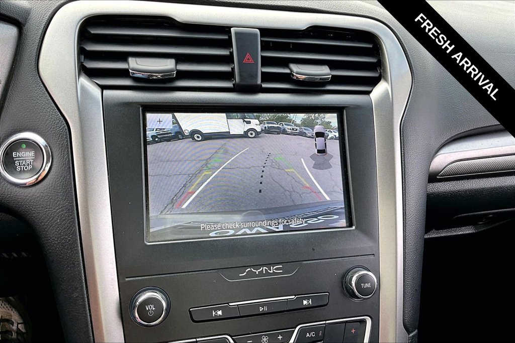 Used 2020 Ford Fusion SE FWD image 9