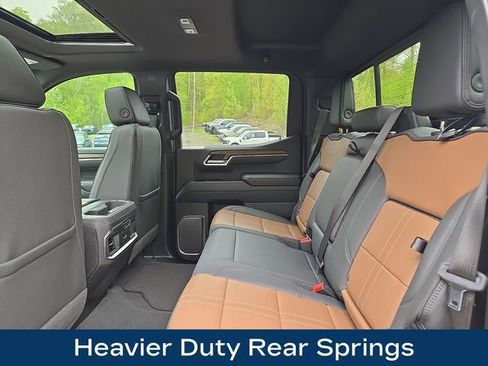 Used 2025 Chevrolet Silverado 1500 High Country w/ Technology Package AWD/4WD image 22