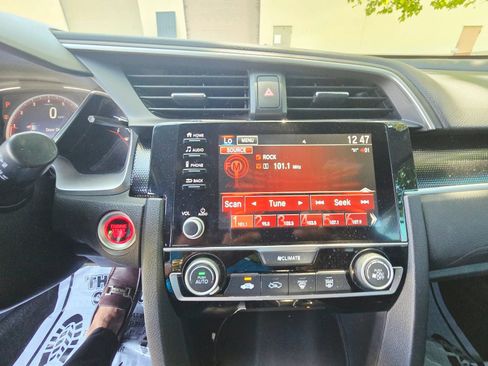 Used 2020 Honda Civic Sport image 21