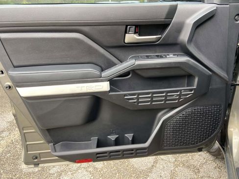 Used 2024 Toyota Tacoma TRD Sport image 9