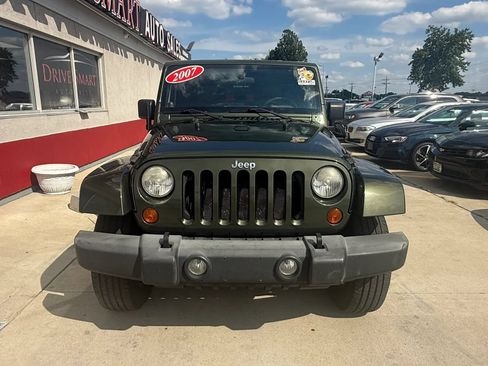Used 2007 Jeep Wrangler Sahara w/ Dual Top Group AWD/4WD image 6