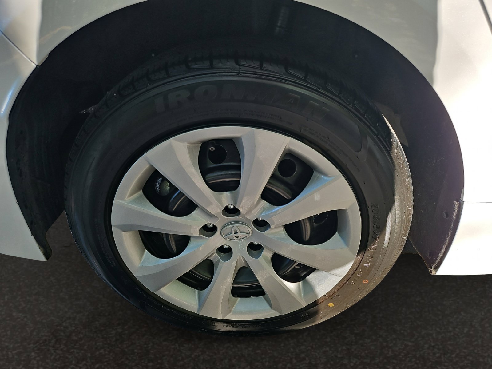 Used 2025 Toyota Corolla LE FWD image 43