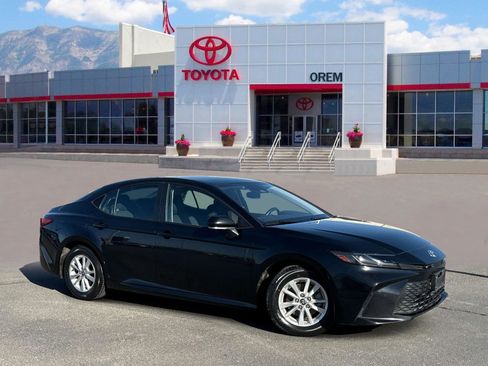 Used 2025 Toyota Camry LE FWD image 1
