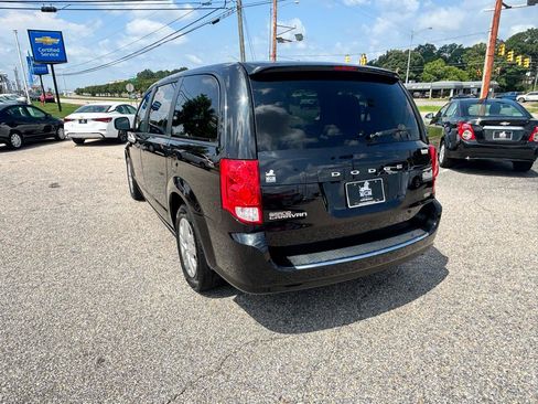 Used 2019 Dodge Grand Caravan SE FWD image 19