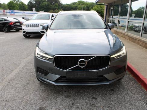 Used 2018 Volvo XC60 T5 Momentum w/ Vision Package AWD/4WD image 2